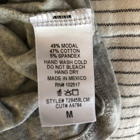 Soprano. Grey peplum top. Size M. - Picture 3 of 4